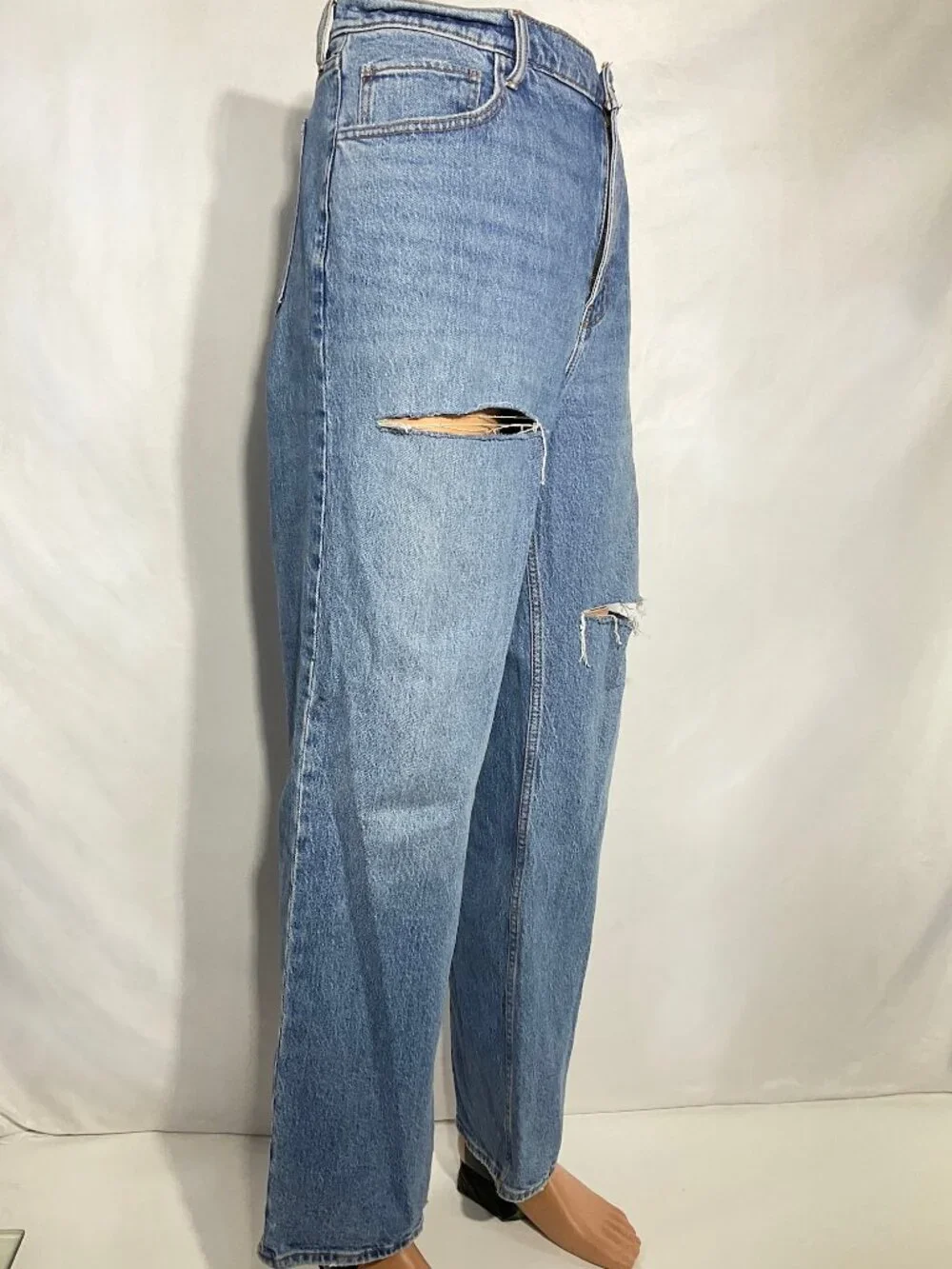 Abercrombie & Fitch 33/16 Ankle Straight Ultra High Rise Distressed Jeans Womens